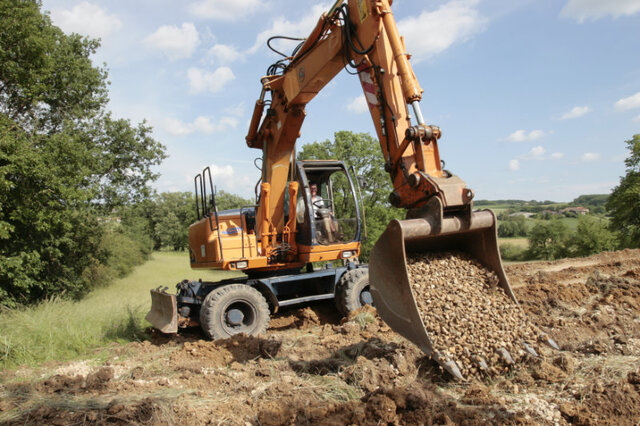 Pelleteuse sur un chantier de terrassement